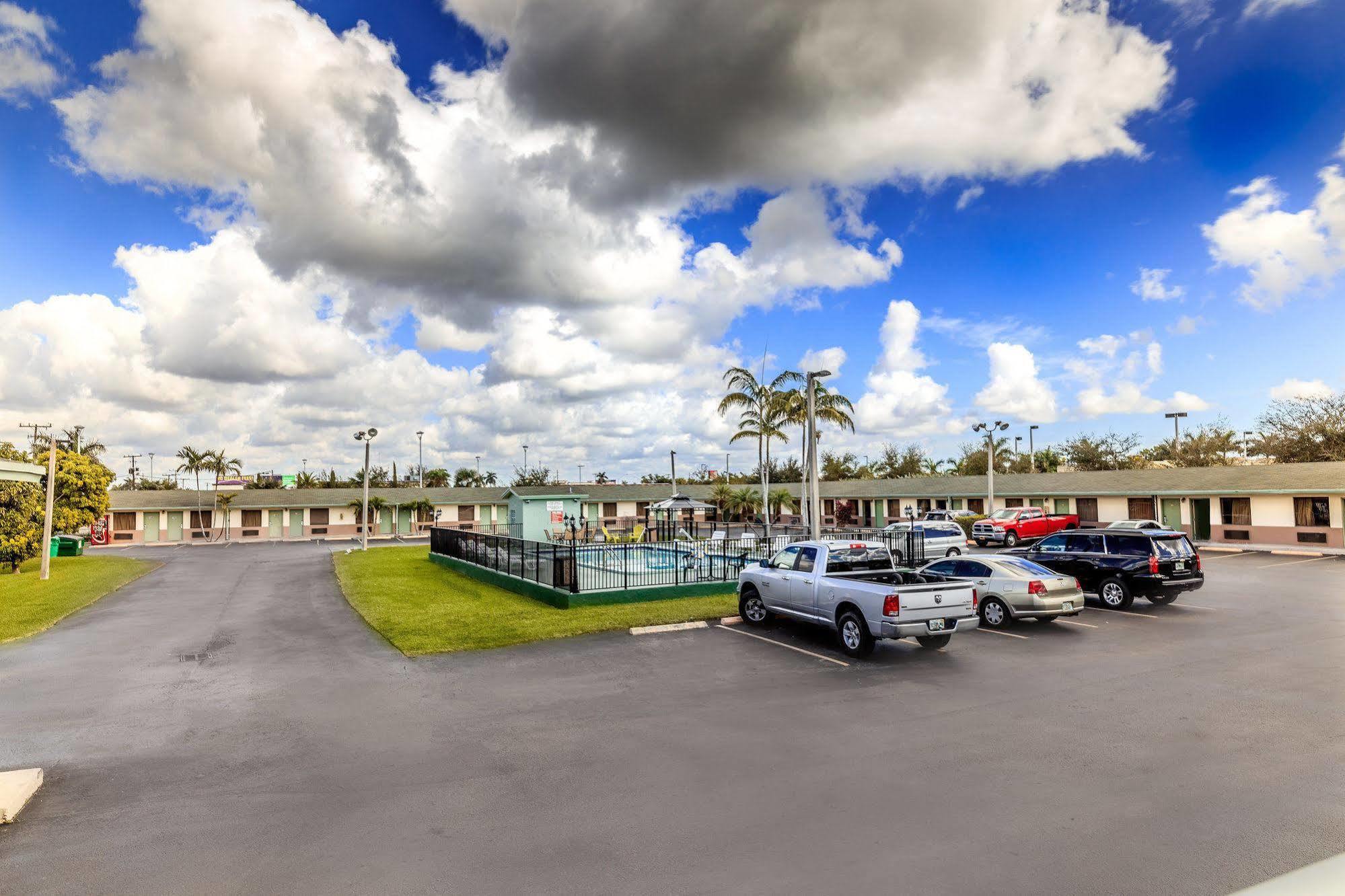 Budget Host Inn Florida City Kültér fotó